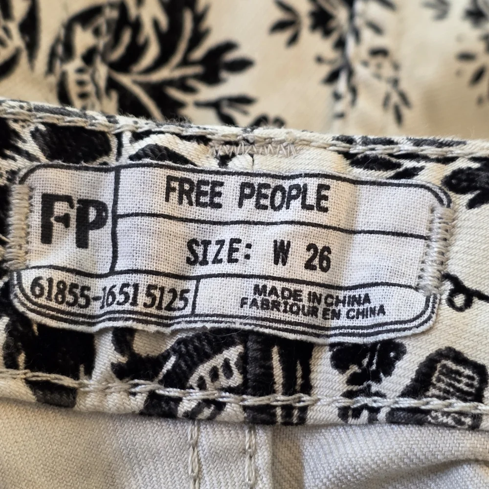 Free People Flocked Black Floral Brocade Pattern Denim Damask Jeans 26